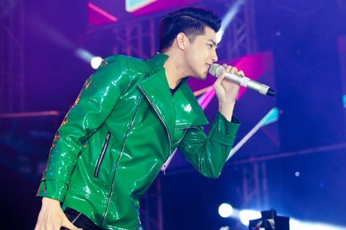 Noo Phước Thịnh, Hari Won quot;khuấy độngquot; 15.000 khán giả Cần Thơ - 1