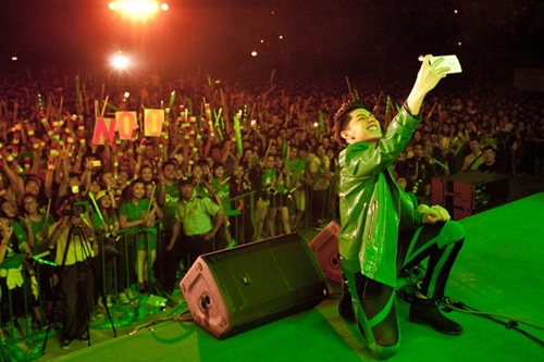 Noo Phước Thịnh, Hari Won quot;khuấy độngquot; 15.000 khán giả Cần Thơ - 3