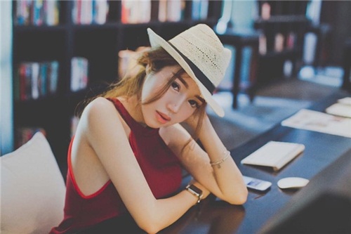 Lý giải sức hút quot;khủng khiếpquot; của Elly Trần dù không tham gia showbiz - 1