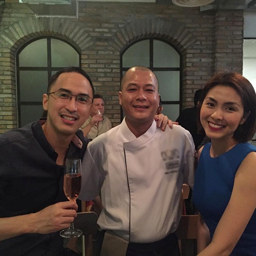 Vợ chồng Hà Tăng mặc áo đôi, ngọt ngào bên nhau - 5