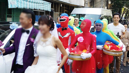 Cư dân mạng “náo loạn” với đám cưới toàn Siêu nhân - 3