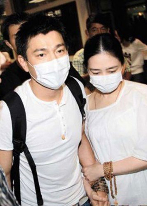 Chồng sắp cưới Hồ Hạnh Nhi ôm ấp gái lạ trong quán bar - 12