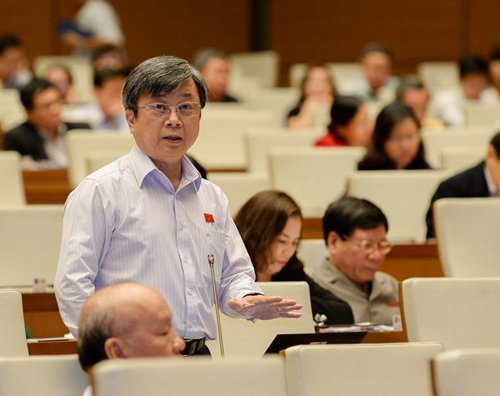 Chủ tịch tỉnh nên đối thoại khi “bị chê trên Facebook” - 1