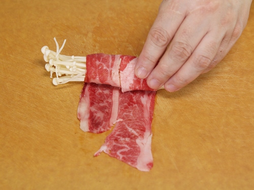 Thịt bò cuộn nấm kim châm ngon mê - 3