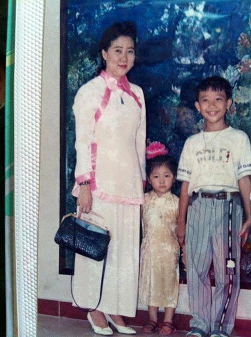 Trấn Thành khoe ảnh dễ thương bên mẹ ngày nhỏ - 4