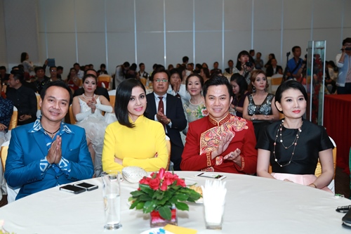 HH Triệu Thị Hà khoe đường cong gợi cảm - 8