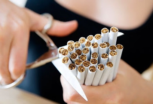 Cười #039;rách miệng#039; chuyện vợ cai thuốc lá cho chồng - 1