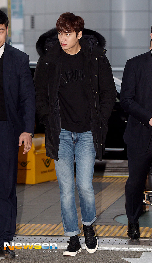 Lee Min Ho thẫn thờ tại sân bay lên đường sang Thái - 1