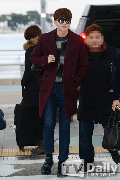 Lee Min Ho thẫn thờ tại sân bay lên đường sang Thái - 10