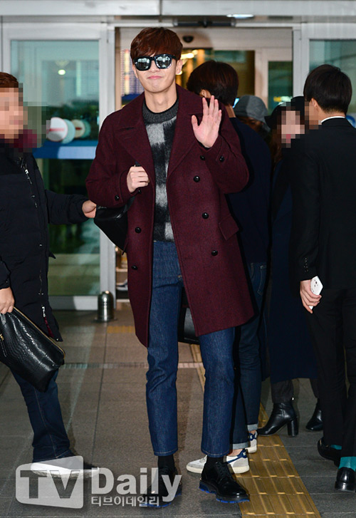 Lee Min Ho thẫn thờ tại sân bay lên đường sang Thái - 12