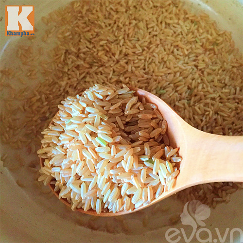 Nước gạo lứt mật ong nóng hổi, thanh lọc giải độc cơ thể - 2