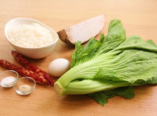 Cơm rang lạp xưởng khoai môn lạ miệng - 1