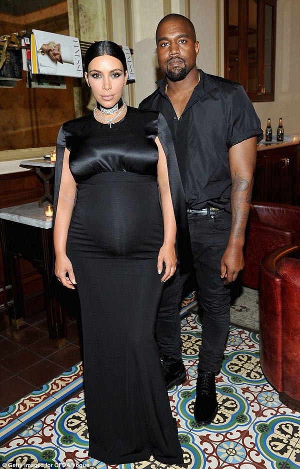 Kim Kardashian vừa hạ sinh quý tử - 3