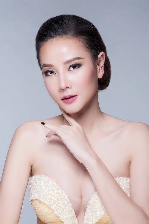 Dương Yến Ngọc quot;đẹp không tuổiquot; nhờ căng da mặt - 7