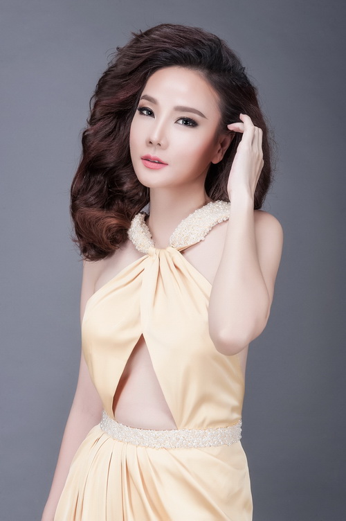 Dương Yến Ngọc quot;đẹp không tuổiquot; nhờ căng da mặt - 8