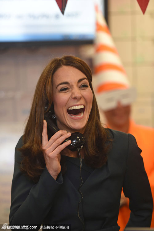 Rộ tin đồn Hoàng tử Harry hẹn hò với em gái của chị dâu - 7