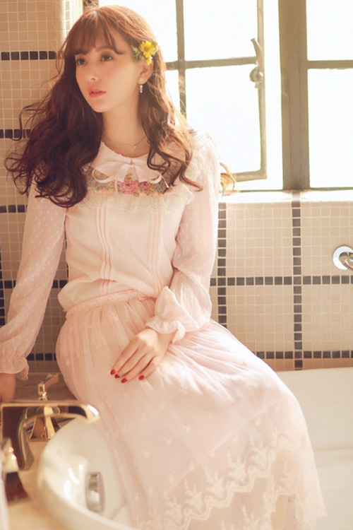 Triệu Vy lộ mặt sưng húp, mệt mỏi vì quá bận rộn - 11