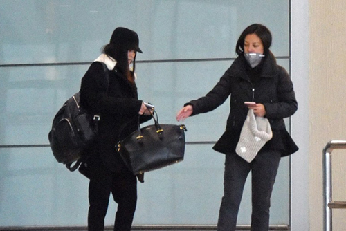 Triệu Vy lộ mặt sưng húp, mệt mỏi vì quá bận rộn - 5