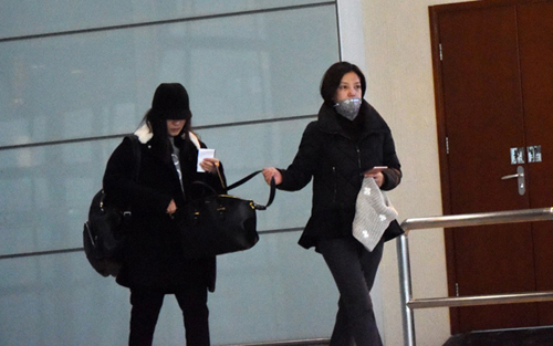 Triệu Vy lộ mặt sưng húp, mệt mỏi vì quá bận rộn - 6