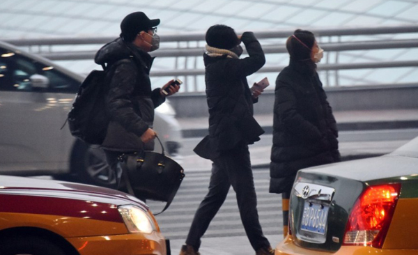 Triệu Vy lộ mặt sưng húp, mệt mỏi vì quá bận rộn - 7