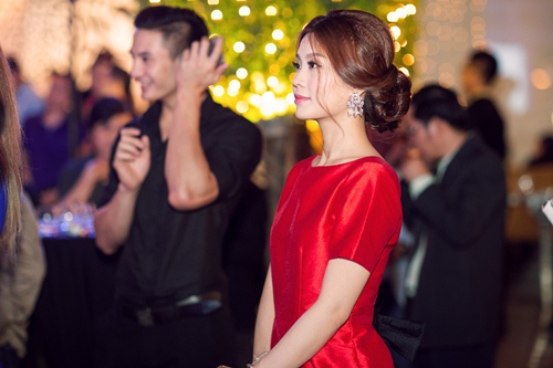 Á hậu Diễm Trang đẹp cuốn hút mọi góc nhìn tại sự kiện - 2