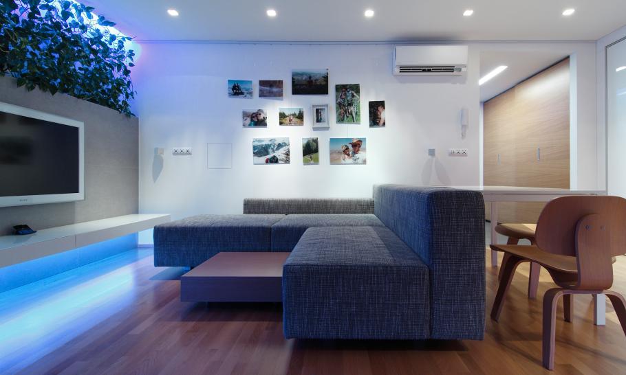 Đã mắt nhà nhỏ 51m2 lắp đèn chiếu sáng ngập nhà - 4