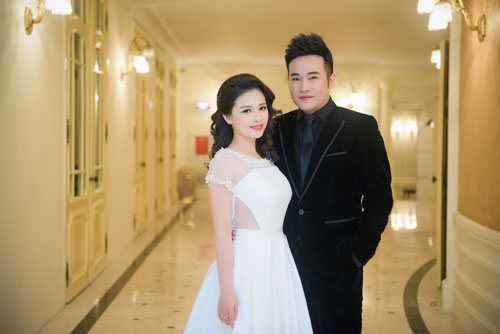 Dương Hoàng Yến tinh khôi trong đầm trắng của NTK Hà Duy - 8
