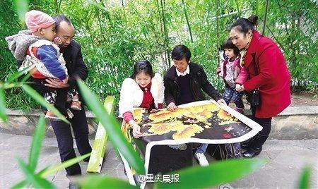 Chuyện tình cảm động của anh chàng có gương mặt dị dạng và cô nàng xinh đẹp - 4