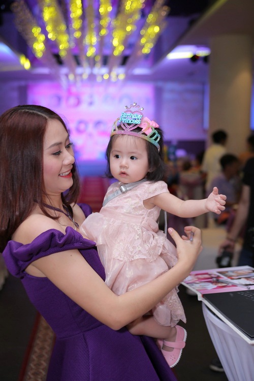 Mr Đàm, Minh Tâm Bùi dự sinh nhật con gái Gia Bảo - 17