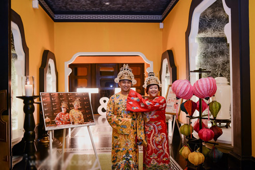 Cặp đôi mặc trang phục hoàng tộc trong lễ cưới - 17