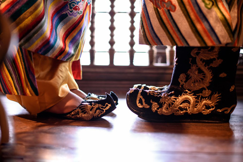 Cặp đôi mặc trang phục hoàng tộc trong lễ cưới - 8