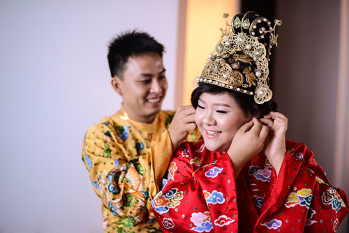 Cặp đôi mặc trang phục hoàng tộc trong lễ cưới - 16