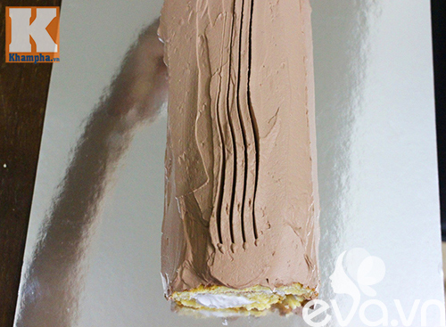 Cách làm bánh khúc cây mừng Giáng sinh - 7