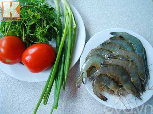 Thơm ngon, nóng hổi với miến nấu tôm - 1