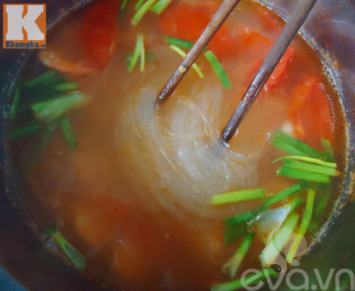 Thơm ngon, nóng hổi với miến nấu tôm - 7