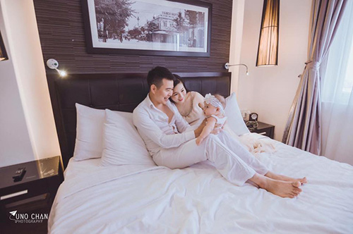 Loạt ảnh cho con bú tuyệt đẹp của mẹ bị nhầm là Hương Tràm - 9