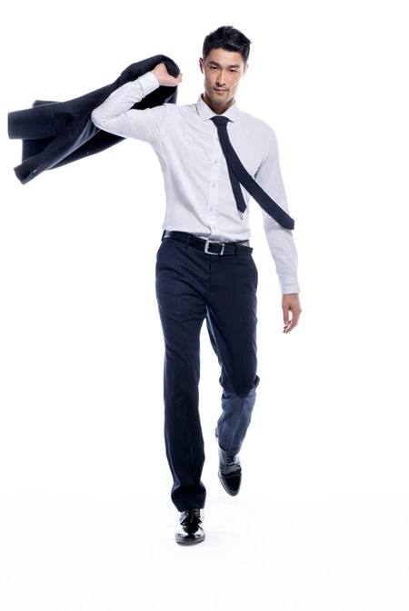 Johnny trí nguyễn phong cách với aristino trên thảm đỏ - 1