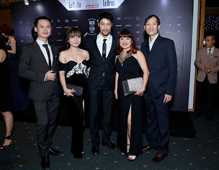 Johnny trí nguyễn phong cách với aristino trên thảm đỏ - 4