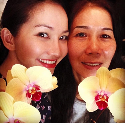 Con gái Hồng Nhung thướt tha như người mẫu nhí - 5