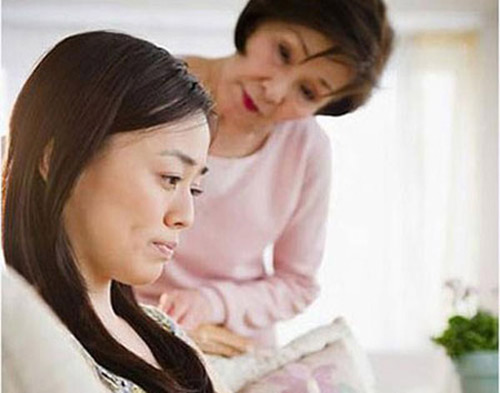 Gửi mẹ chồng bà trông cháu hãy giúp con những điều này - 1