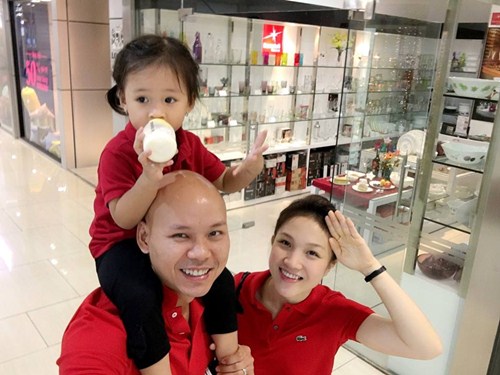 quot;Công chúaquot; nhà Phan Đinh Tùng hồn nhiên trên phố - 10