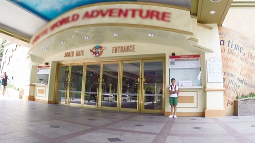 Thanh Thảo Hugo dỗ dành cầu thủ nhí như con đẻ - 12