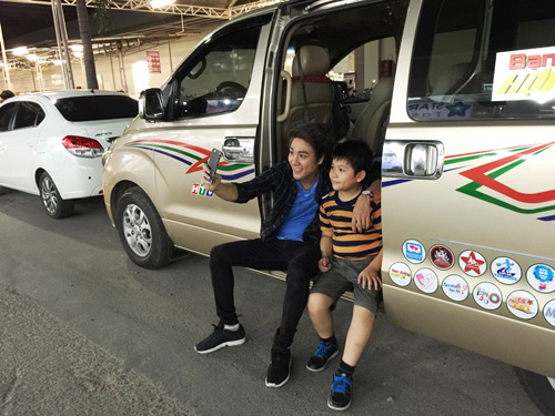 Huy Nam trổ tài nấu mì quảng giúp bé thực hiện ước mơ - 5