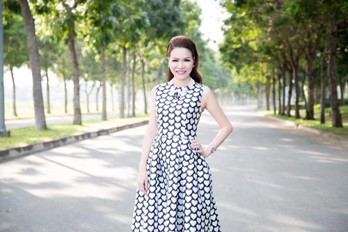 Kiểu tóc giúp HH Bùi Thị Hà trẻ trung, sang trọng - 5