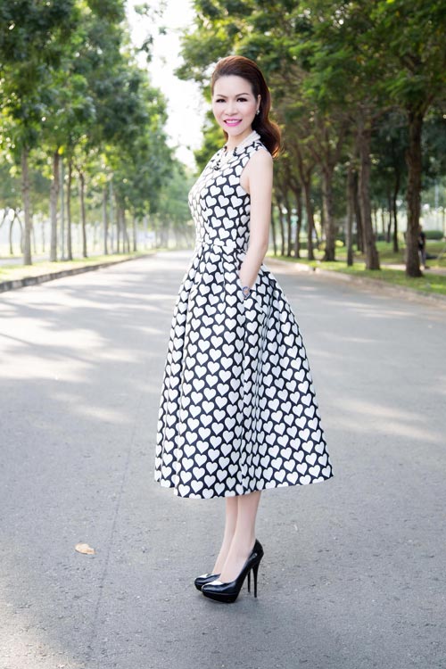 Kiểu tóc giúp HH Bùi Thị Hà trẻ trung, sang trọng - 3