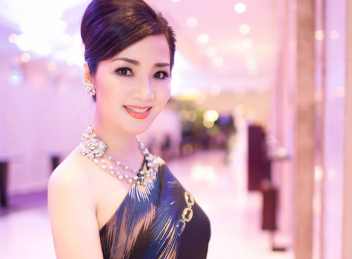 Nhan sắc quot;không tuổiquot; của 3 mỹ nhân Việt U40 - 11