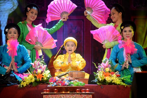 quot;Bản sao nhí Thùy Chiquot; ẵm trọn 200 triệu đồng - 4