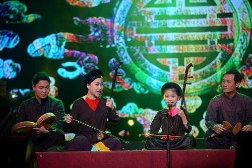 quot;Bản sao nhí Thùy Chiquot; ẵm trọn 200 triệu đồng - 12
