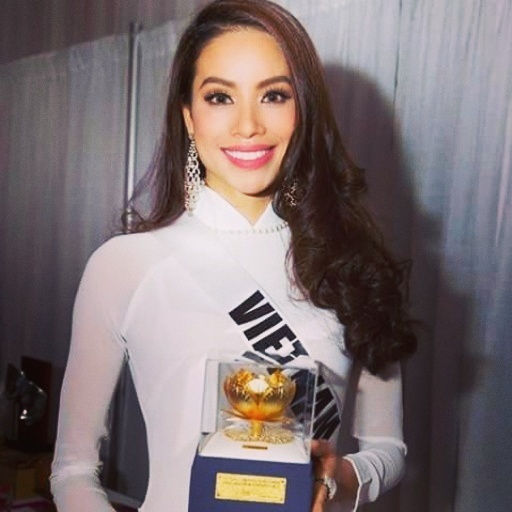 13 hình ảnh quot;đốn timquot; fan của Phạm Hương tại HHHV - 7