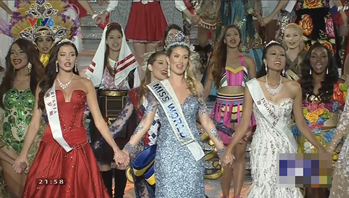 Nhan sắc và trí tuệ hơn người của Tân Hoa hậu Thế giới - 2